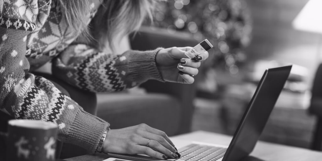 7 Tips to Protect Your Identity While Holiday Shopping Online